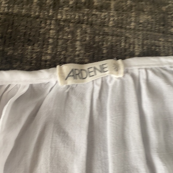 White blouse - Picture 2 of 2